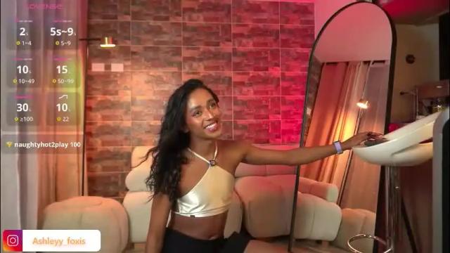 Image 7 of ashleyyfox_ Stream on Chaturbate on 1 month ago