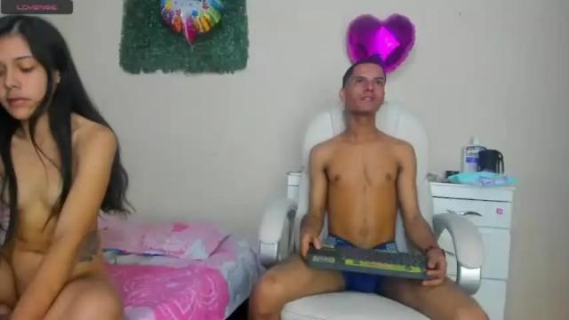 Image 7 of ashlleyandlucas Stream on Chaturbate on 15 months ago