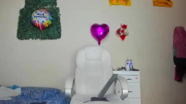 Image 8 of ashlleyandlucas Stream on Chaturbate on 15 months ago