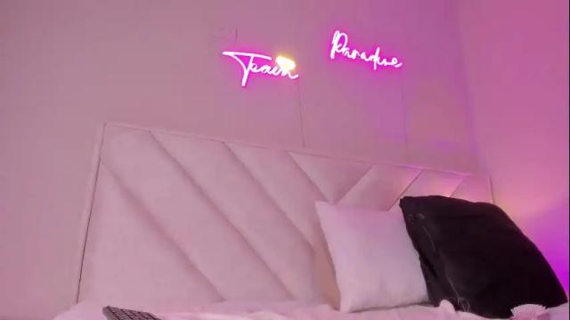 Image 11 of ashly_glow Stream on Chaturbate on 2 months ago