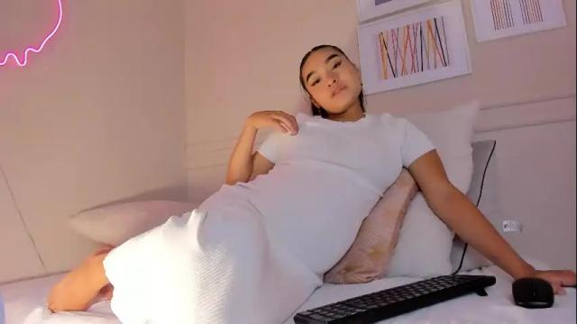 Image 2 of ashly_glow Stream on Chaturbate on 1 month ago