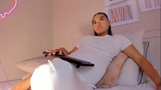 Image 8 of ashly_glow Stream on Chaturbate on 1 month ago