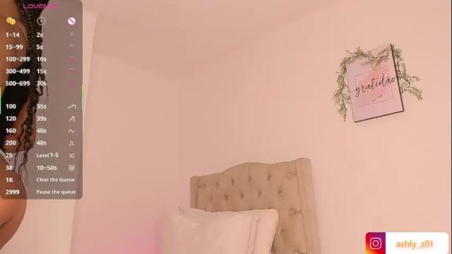 Image 4 of ashly_z Stream on Chaturbate on 15 days ago