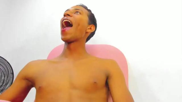 Image 2 of ashlyandizan1 Stream on Chaturbate on 13 months ago