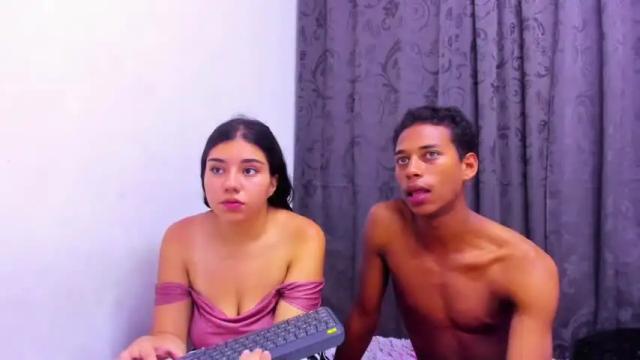 Image 11 of ashlyandizan1 Stream on Chaturbate on 13 months ago