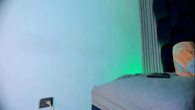 Image 7 of ashlybenison Stream on Chaturbate on 1 month ago
