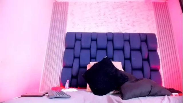Image 7 of ashlybenison Stream on Chaturbate on 12 days ago