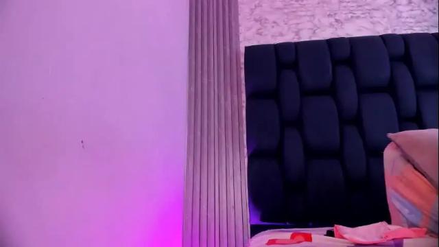 Image 11 of ashlybenison Stream on Chaturbate on 6 days ago
