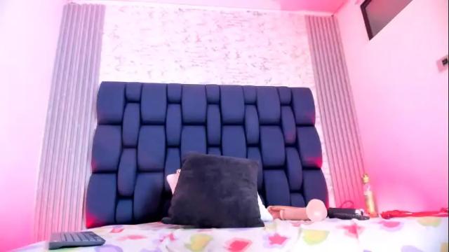 Image 12 of ashlybenison Stream on Chaturbate on 25 days ago