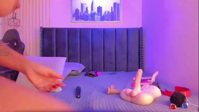 Image 3 of ashlye_miller_ Stream on Chaturbate on 3 days ago