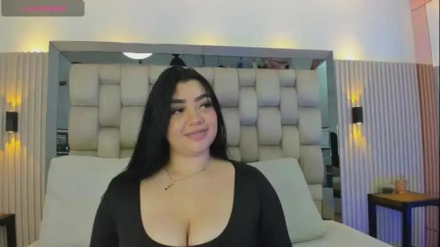 Image 3 of ashlyn_parker Stream on Chaturbate on 1 month ago