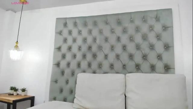 Image 2 of ashlyn_parker Stream on Chaturbate on 1 month ago