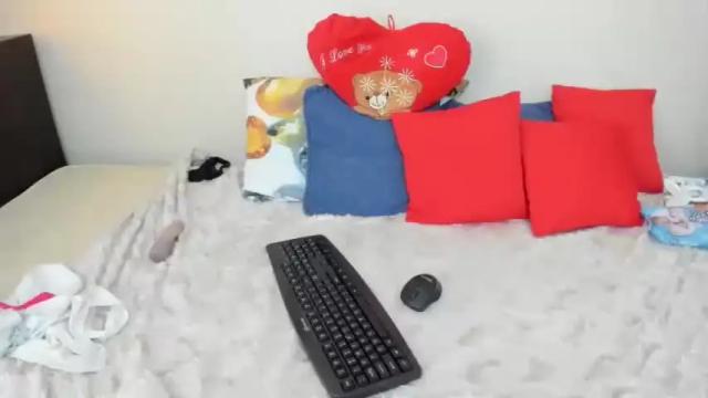 Image 12 of ashlynazarr Stream on Chaturbate on 27 months ago