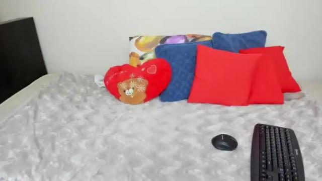 Image 8 of ashlynazarr Stream on Chaturbate on 26 months ago