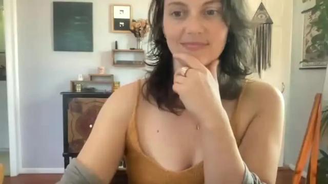 Image 12 of ashlynlotus Stream on Chaturbate on 15 months ago