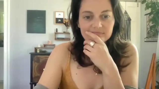 Image 6 of ashlynlotus Stream on Chaturbate on 15 months ago