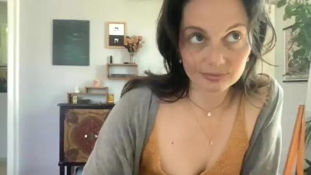 Image 7 of ashlynlotus Stream on Chaturbate on 15 months ago