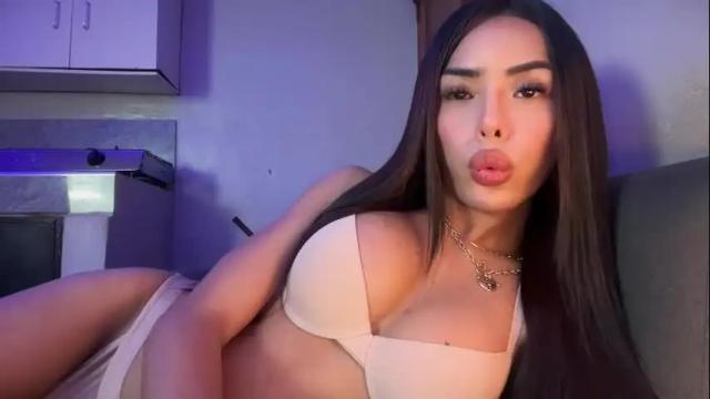 Image 4 of asianhugecockcindy Stream on Chaturbate on 1 month ago