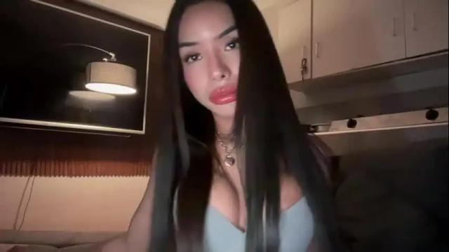 Image 8 of asianhugecockcindy Stream on Chaturbate on 27 days ago
