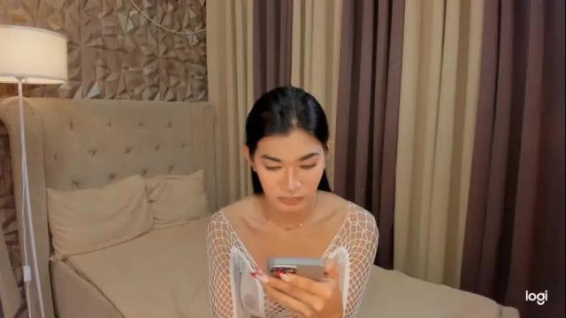 Image 11 of asianhugecocknina Stream on Chaturbate on 1 month ago