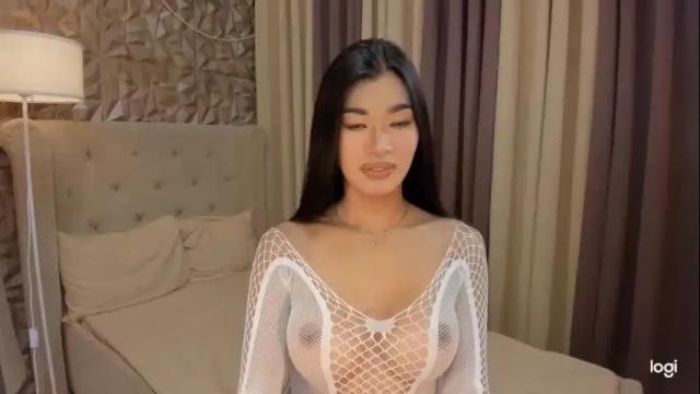 Image 2 of asianhugecocknina Stream on Chaturbate on 1 month ago
