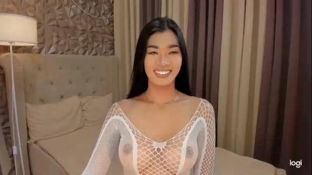 Image 3 of asianhugecocknina Stream on Chaturbate on 1 month ago