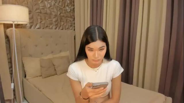 Image 10 of asianhugecocknina Stream on Chaturbate on 1 month ago