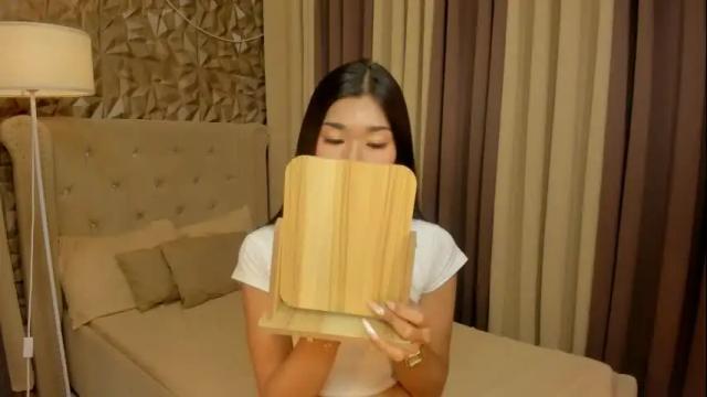 Image 11 of asianhugecocknina Stream on Chaturbate on 25 days ago