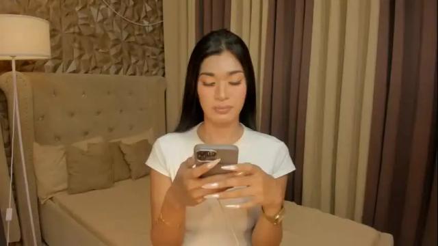 Image 4 of asianhugecocknina Stream on Chaturbate on 24 days ago