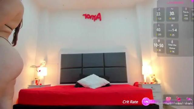 Image 10 of aslhyn_gomez Stream on Chaturbate on 1 month ago