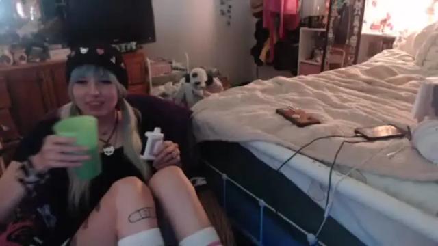 Image 3 of aspenelise Stream on Chaturbate on 2 months ago