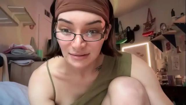 Image 3 of aspenfrost Stream on Chaturbate on 19 days ago