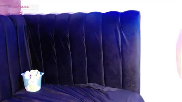 Image 2 of aspenruss Stream on Chaturbate on 3 months ago