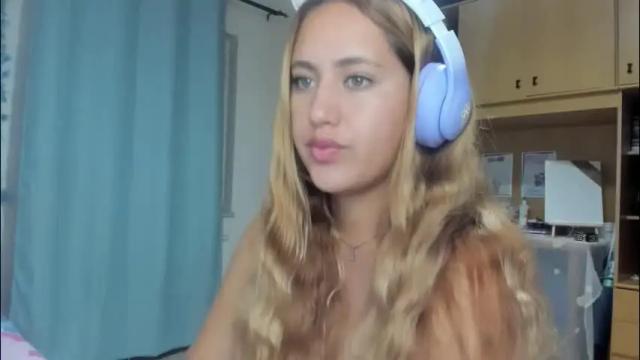 Image 3 of asshly_20 Stream on Chaturbate on 1 month ago