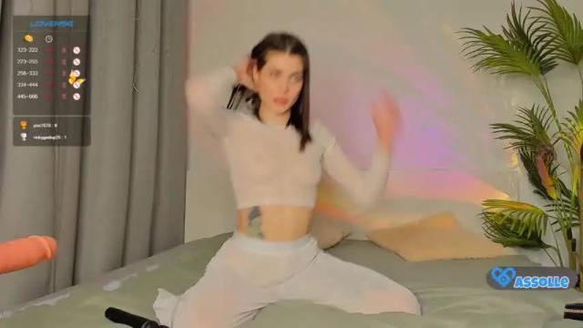 Image 12 of assolleowen Stream on Chaturbate on 17 months ago
