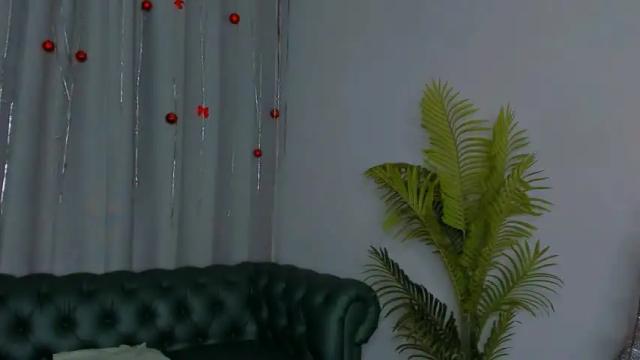 Image 3 of assolleowen Stream on Chaturbate on 17 months ago
