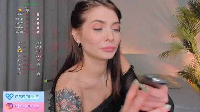 Image 11 of assolleowen Stream on Chaturbate on 16 months ago