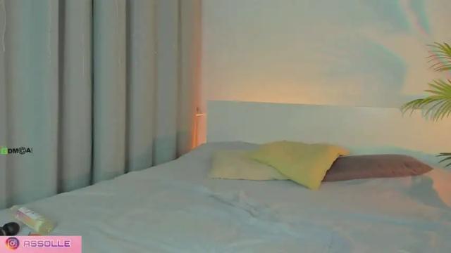 Image 7 of assolleowen Stream on Chaturbate on 16 months ago