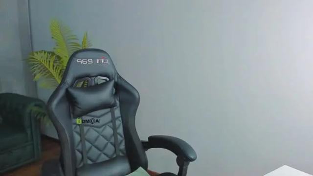 Image 4 of assolleowen Stream on Chaturbate on 14 months ago