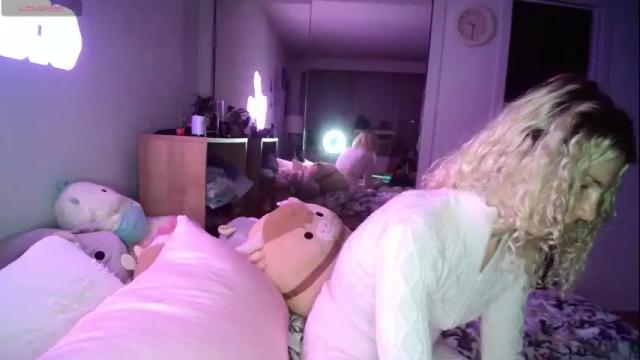 Image 11 of astorialove Stream on Chaturbate on 2 months ago