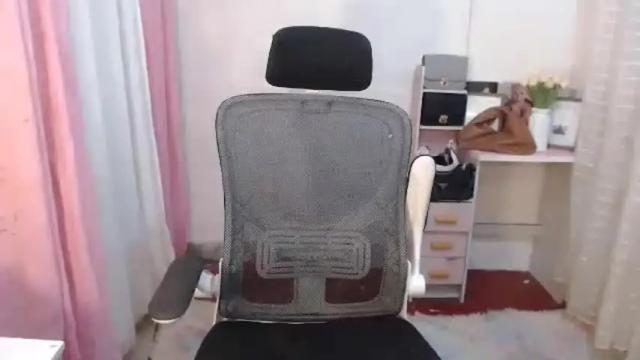 Image 2 of astraea_xxx Stream on Chaturbate on 2 months ago