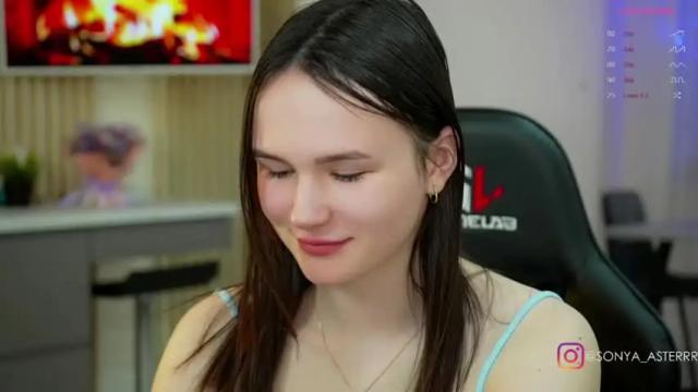 Image 6 of astralaura Stream on Chaturbate on 13 months ago