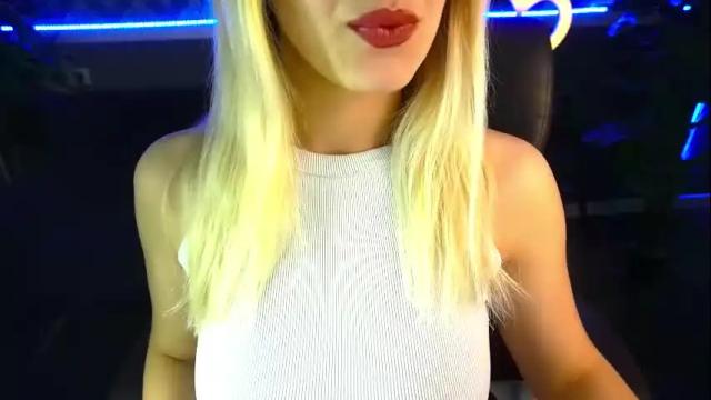 Image 2 of astraluxe_ Stream on Chaturbate on 1 month ago