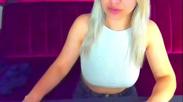 Image 3 of astraluxe_ Stream on Chaturbate on 29 days ago