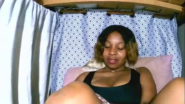 Image 6 of asynaa Stream on Chaturbate on 17 days ago