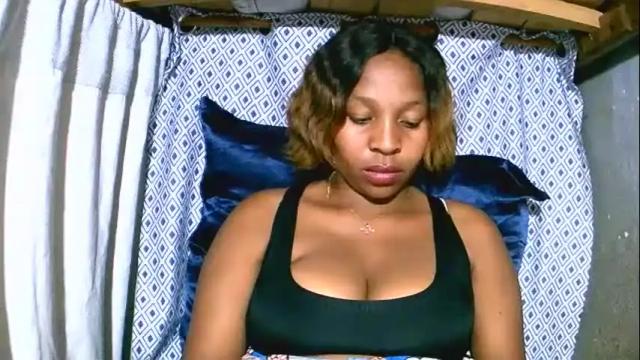 Image 11 of asynaa Stream on Chaturbate on 5 months ago