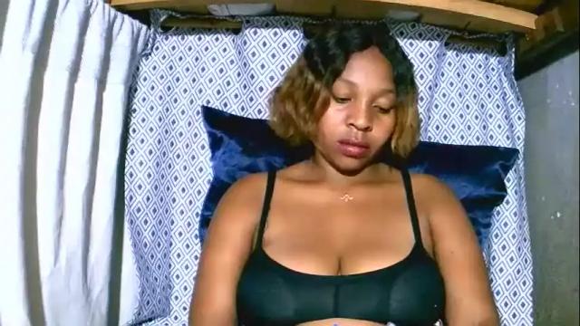 Image 6 of asynaa Stream on Chaturbate on 4 days ago