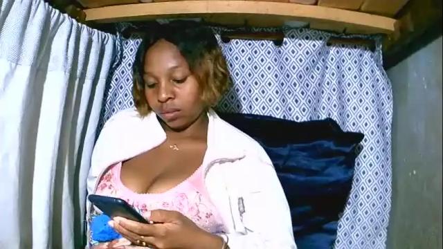 Image 2 of asynaa Stream on Chaturbate on 5 months ago