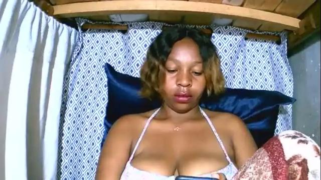 Image 10 of asynaa Stream on Chaturbate on 5 months ago
