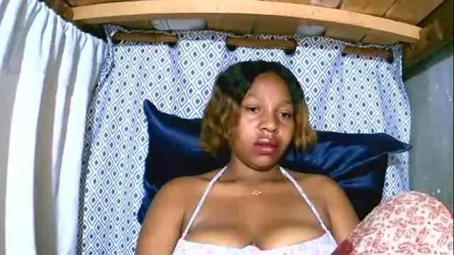 Image 12 of asynaa Stream on Chaturbate on 5 months ago